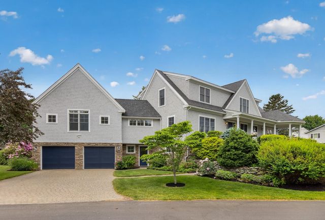 31 Pleasant Point Drive, Portsmouth, NH 03801