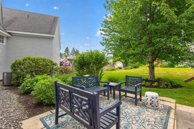31 Pleasant Point Drive, Portsmouth, NH 03801