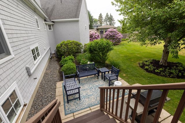 31 Pleasant Point Drive, Portsmouth, NH 03801