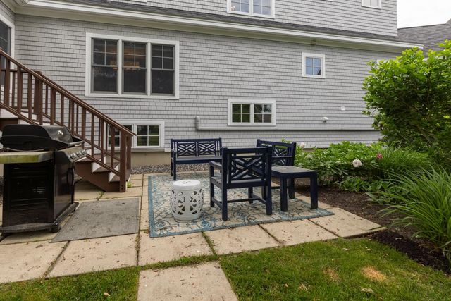 31 Pleasant Point Drive, Portsmouth, NH 03801