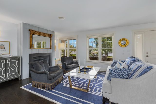 31 Pleasant Point Drive, Portsmouth, NH 03801