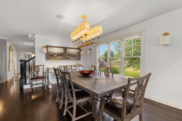 31 Pleasant Point Drive, Portsmouth, NH 03801