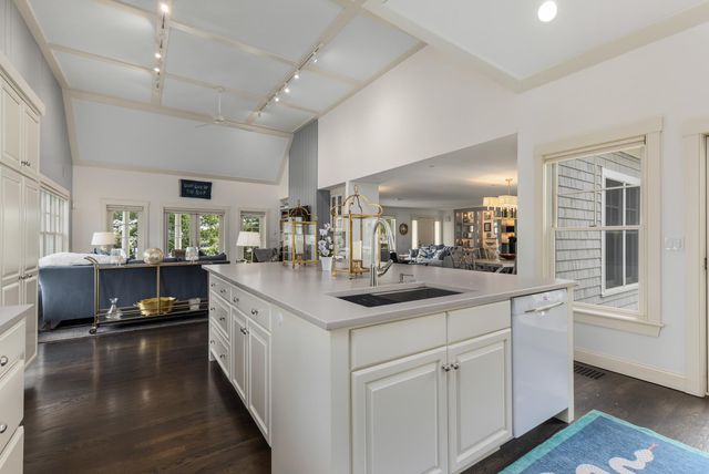 31 Pleasant Point Drive, Portsmouth, NH 03801