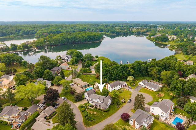 31 Pleasant Point Drive, Portsmouth, NH 03801