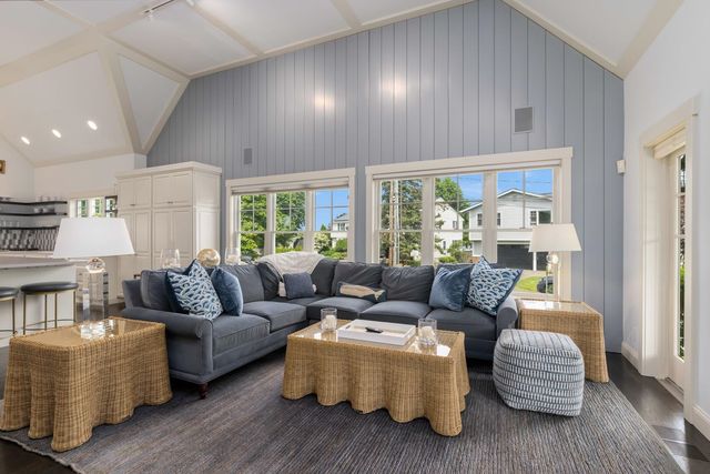 31 Pleasant Point Drive, Portsmouth, NH 03801