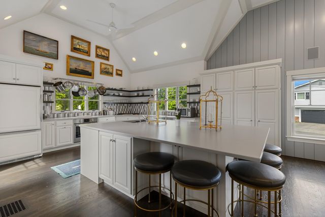 31 Pleasant Point Drive, Portsmouth, NH 03801