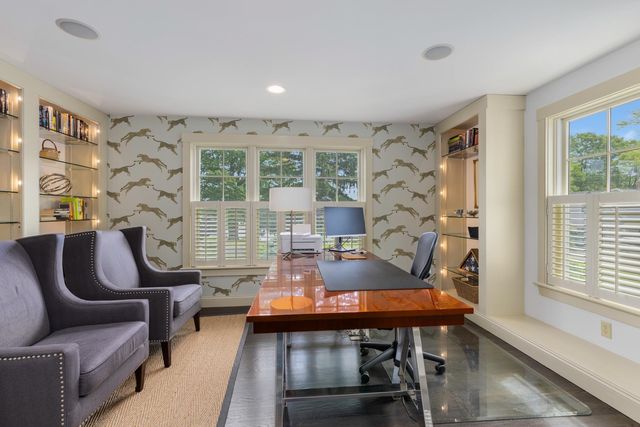 31 Pleasant Point Drive, Portsmouth, NH 03801