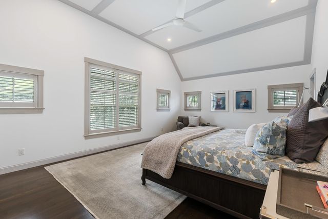 31 Pleasant Point Drive, Portsmouth, NH 03801
