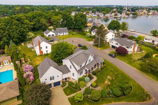 31 Pleasant Point Drive, Portsmouth, NH 03801