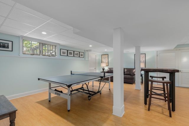 31 Pleasant Point Drive, Portsmouth, NH 03801