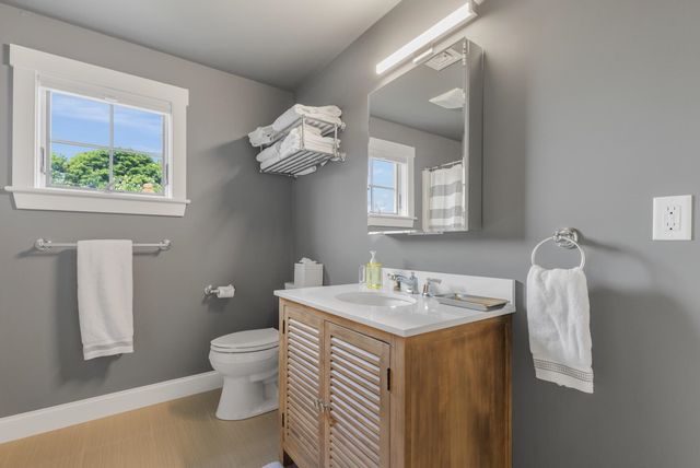 31 Pleasant Point Drive, Portsmouth, NH 03801