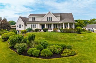 31 Pleasant Point Drive, Portsmouth, NH 03801