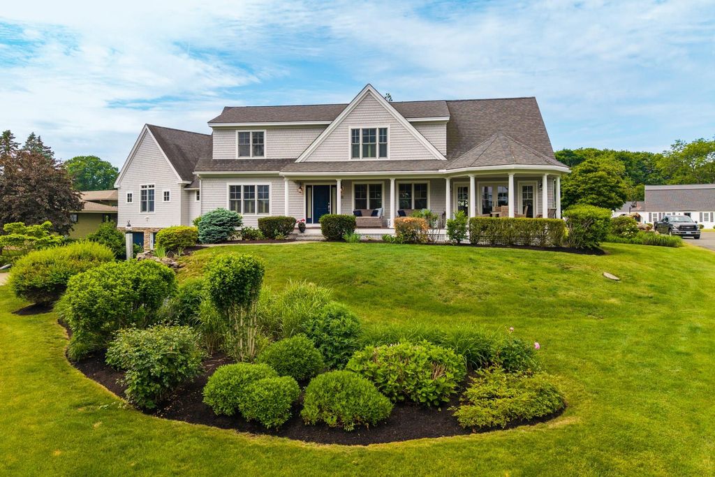 31 Pleasant Point Drive, Portsmouth, NH 03801