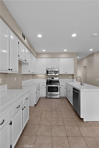 255 Roxanne, Corona, CA 92882