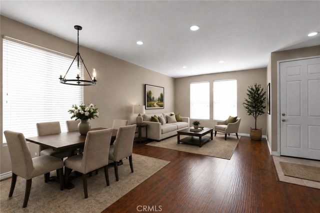 255 Roxanne, Corona, CA 92882