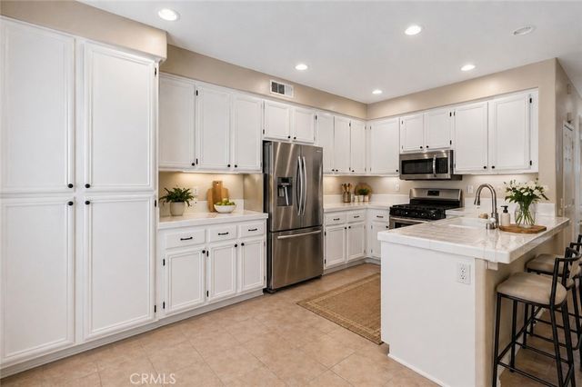 255 Roxanne, Corona, CA 92882