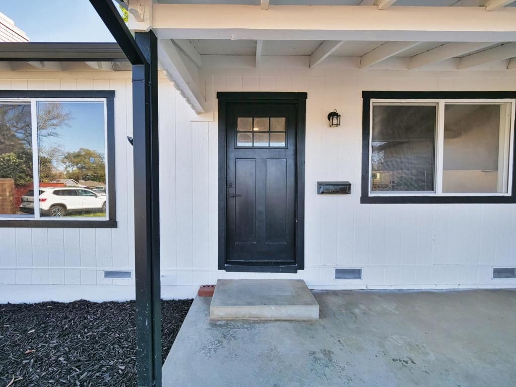 Image 3 of property listing at 10273 Agnes Circle, Rancho Cordova, CA 95670