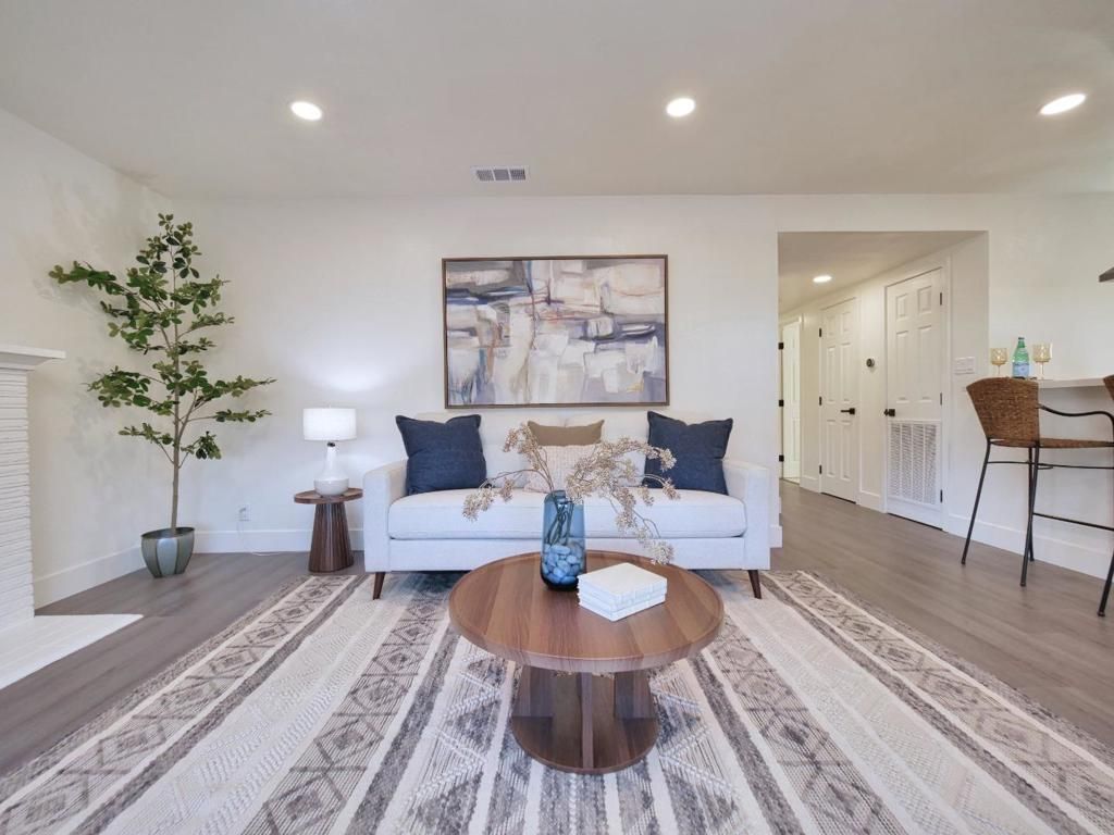 Image 9 of property listing at 10273 Agnes Circle, Rancho Cordova, CA 95670