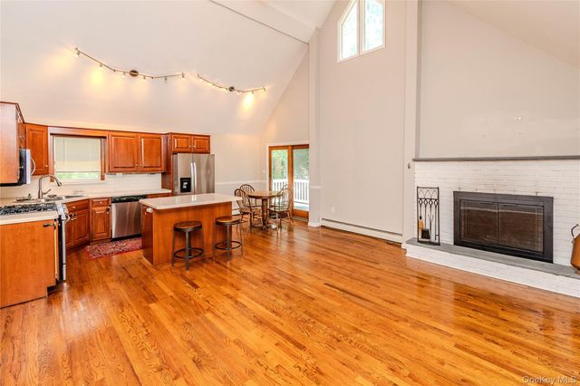 19 Farmstead Road, New Windsor, NY 12553