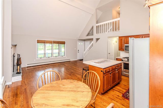 19 Farmstead Road, New Windsor, NY 12553