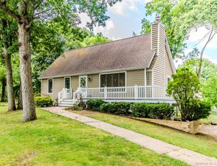 19 Farmstead Road, New Windsor, NY 12553