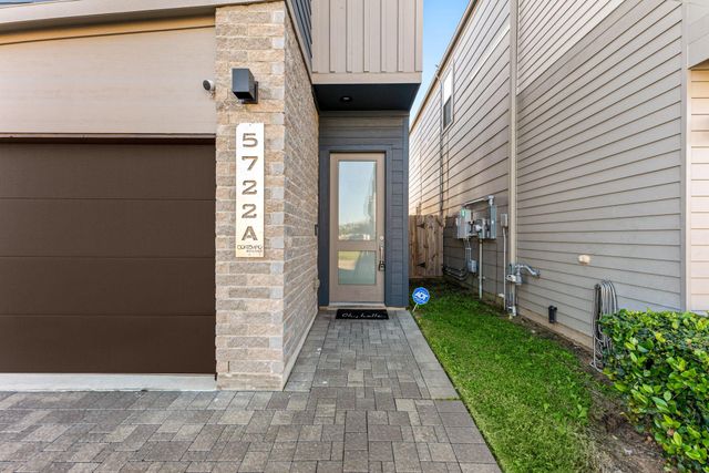 5722 Rucio Lane A, Houston, TX 77092