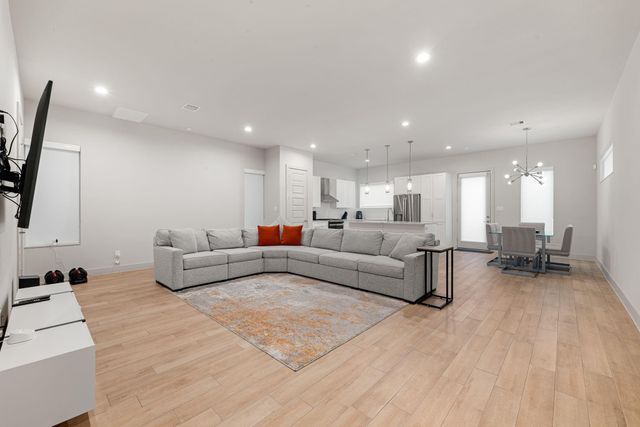 5722 Rucio Lane A, Houston, TX 77092