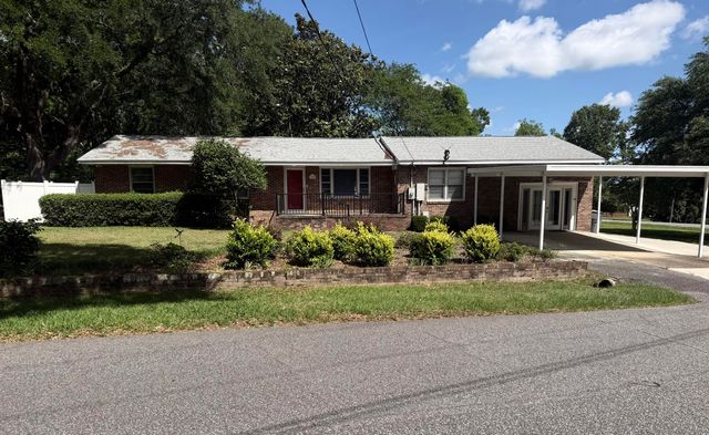 1022 Riverview Drive, Hanahan, SC 29410