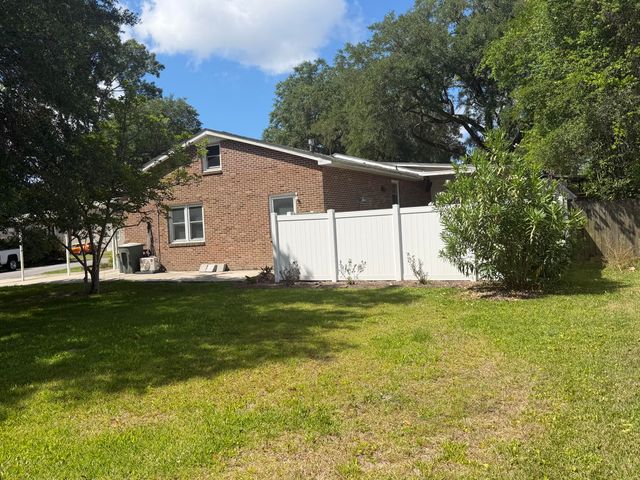 1022 Riverview Drive, Hanahan, SC 29410