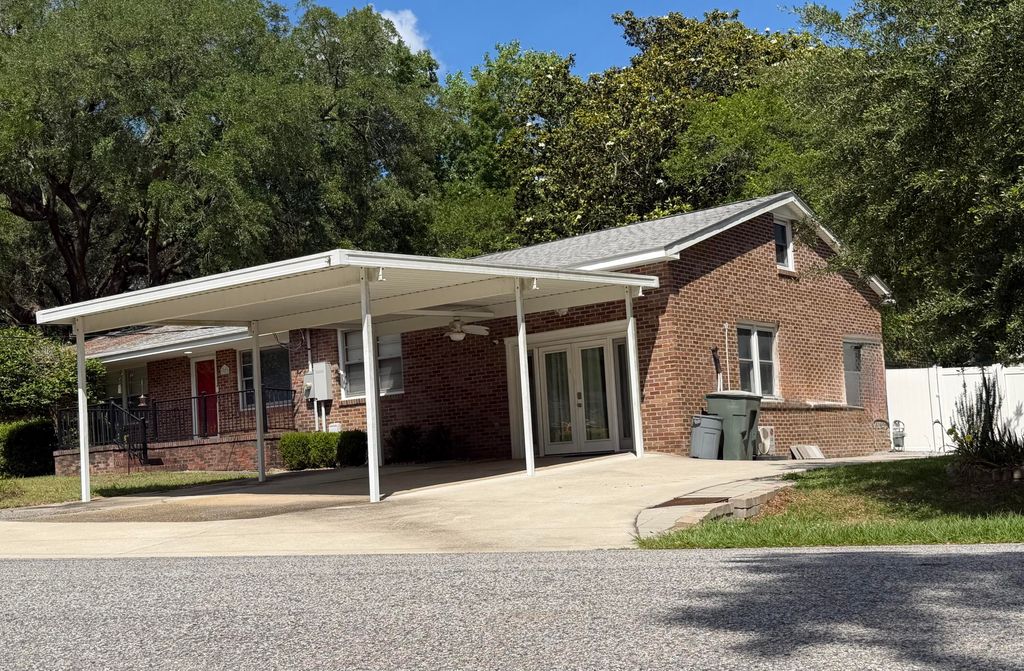 1022 Riverview Drive, Hanahan, SC 29410