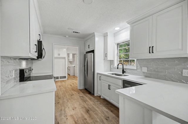 5366 Balmoral Drive, Jackson, MS 39211