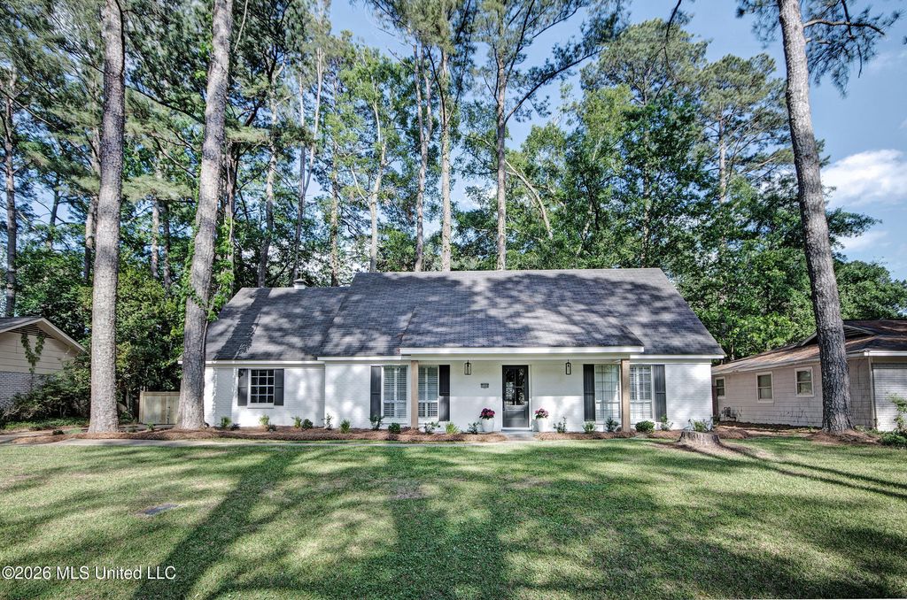 5366 Balmoral Drive, Jackson, MS 39211