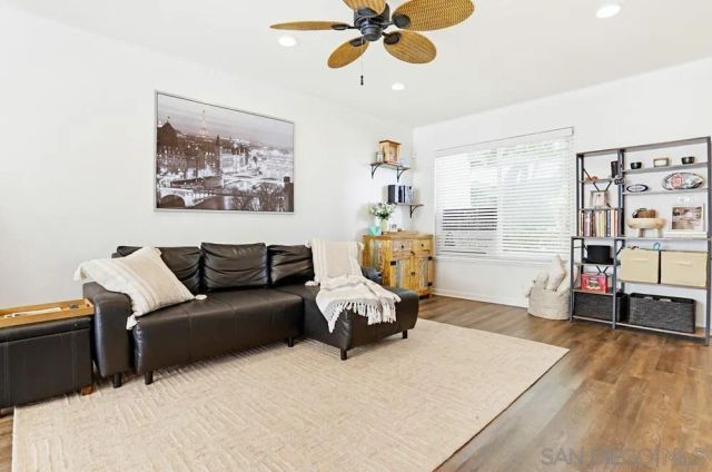 3466 Seabreeze Walk, Oceanside, CA 92056
