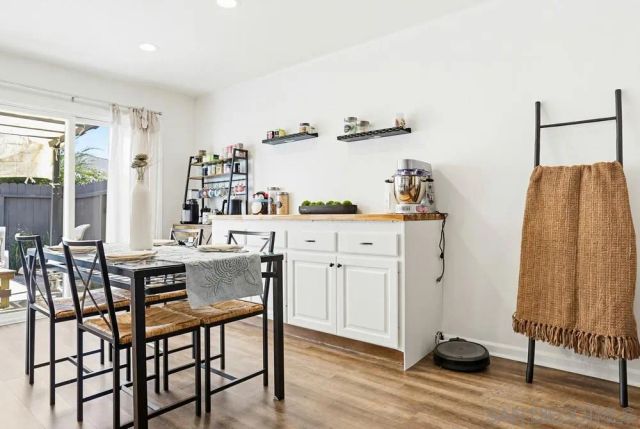 3466 Seabreeze Walk, Oceanside, CA 92056