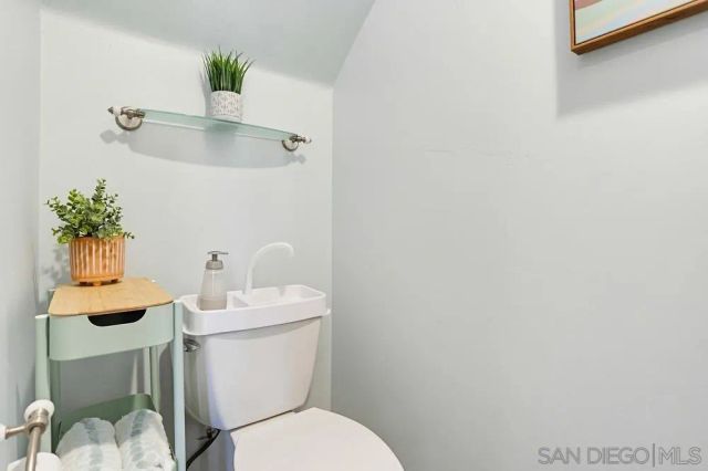 3466 Seabreeze Walk, Oceanside, CA 92056