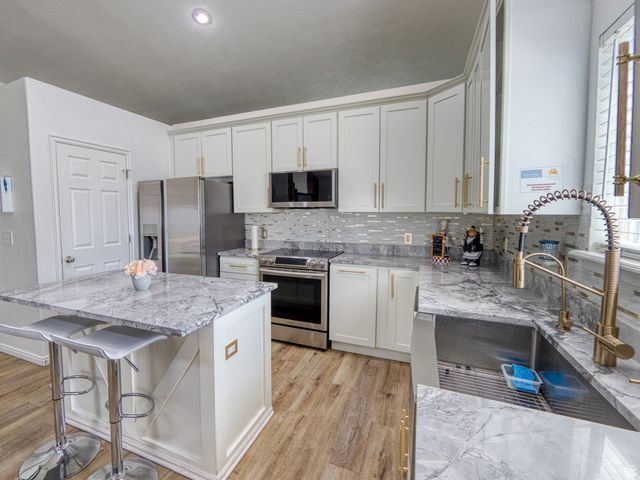 8564 S CORK OAK DR, West Jordan, UT 84081
