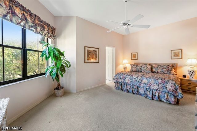 166 Vintage CIR 201, Naples, FL 34119