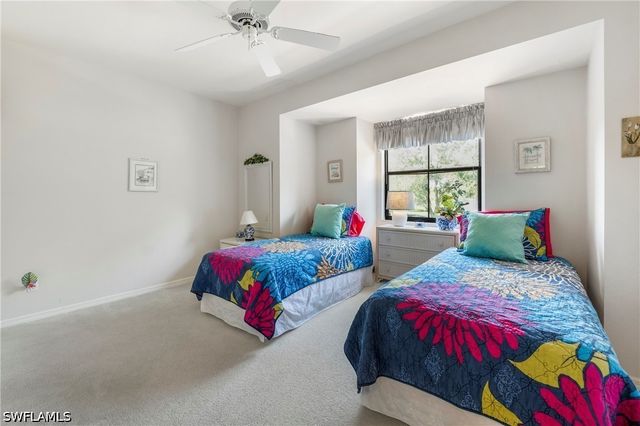 166 Vintage CIR 201, Naples, FL 34119