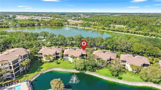166 Vintage CIR 201, Naples, FL 34119