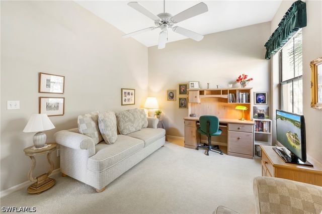 166 Vintage CIR 201, Naples, FL 34119