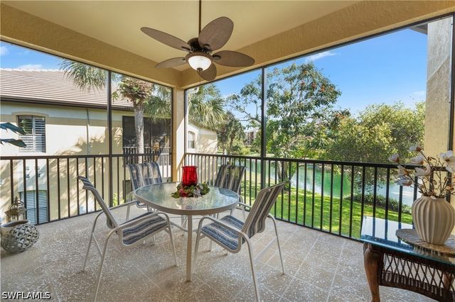 166 Vintage CIR 201, Naples, FL 34119