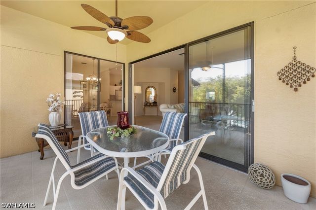166 Vintage CIR 201, Naples, FL 34119