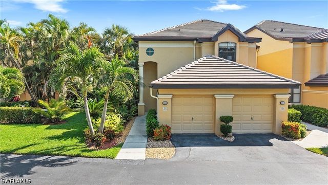166 Vintage CIR 201, Naples, FL 34119