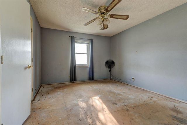 19910 Gordon Cooper Drive, Tecumseh, OK 74873