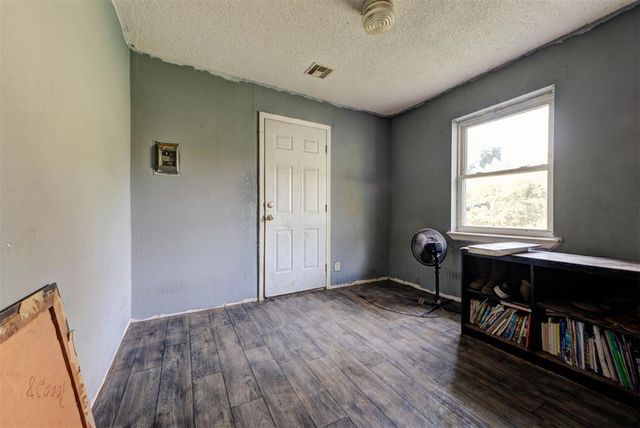 19910 Gordon Cooper Drive, Tecumseh, OK 74873