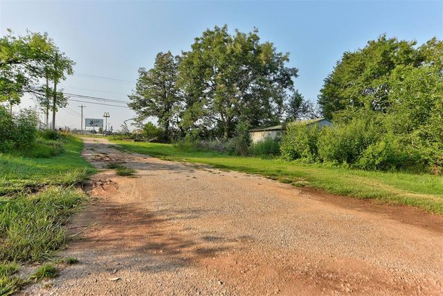 19910 Gordon Cooper Drive, Tecumseh, OK 74873