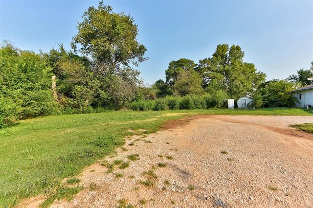 19910 Gordon Cooper Drive, Tecumseh, OK 74873