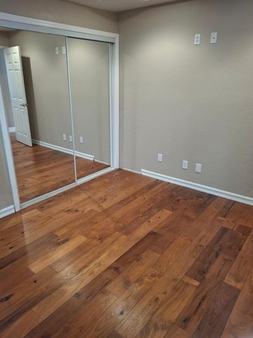 4550 N Holt Avenue, Fresno, CA 93705