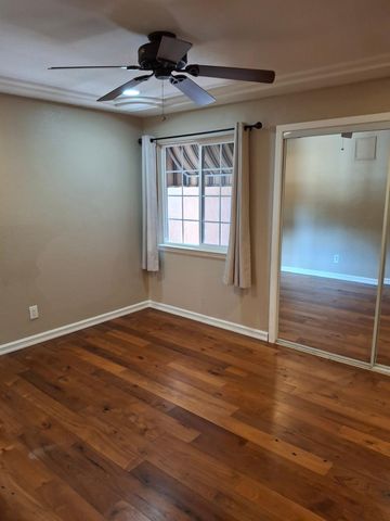 4550 N Holt Avenue, Fresno, CA 93705