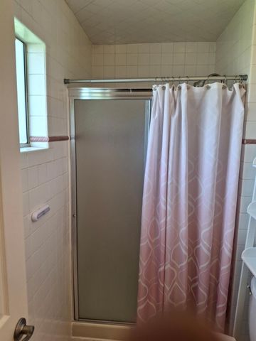 4550 N Holt Avenue, Fresno, CA 93705